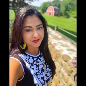 ❤️ Meet your posher, Michelle 💎